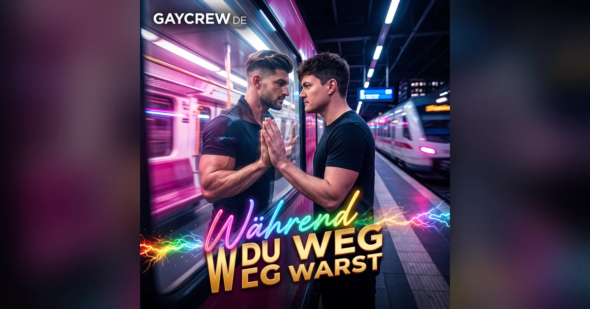 KI-gestaltetes GayCrew-Music-Cover Während du weg warst: Zwei Männer an einer Zugtür, ihre Hände berühren sich an der Glasscheibe am Bahnhof